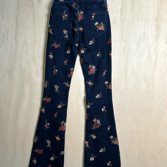 NWOT Driftwood Wyatt embroidered flare jeans. Mid rise Size 24/33 - Picture 9 of 9